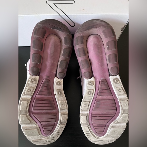 Nike Women’s Air Max 270 - Picture 5 of 7